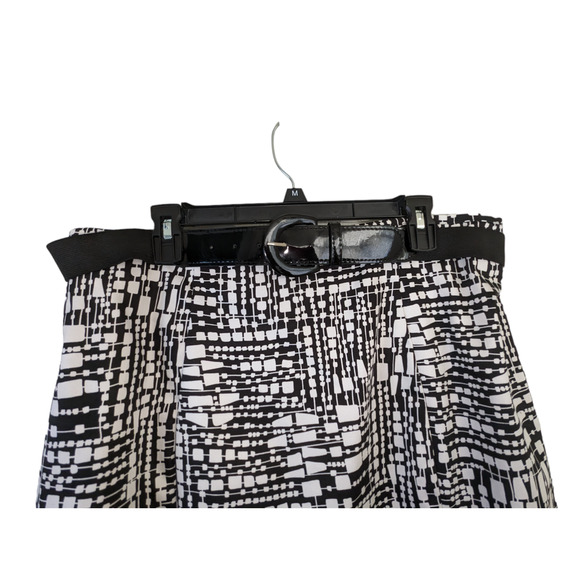 Worthington Womens 18 Black White Skirt Geometric Black Shiny Belt Back w Pleat - Picture 7 of 9